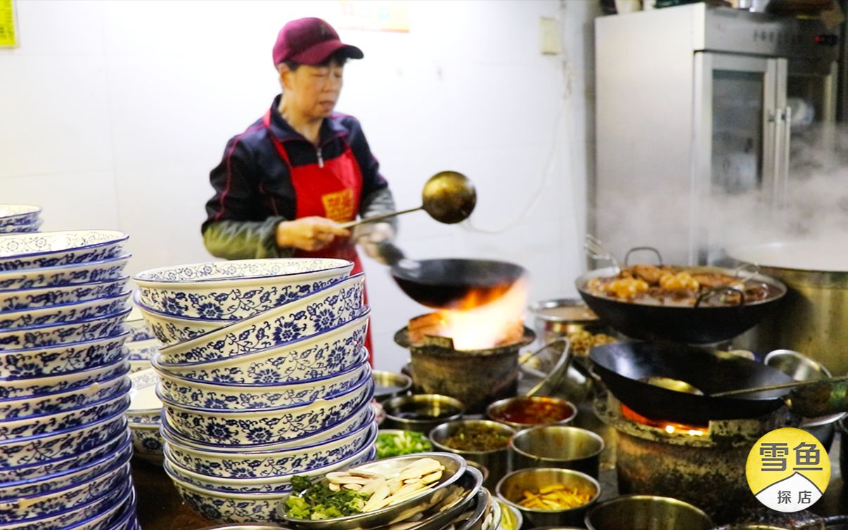 [图]在杭州吃面要看告示的店！一碗40元，没有拿到面不准坐下！人爆满