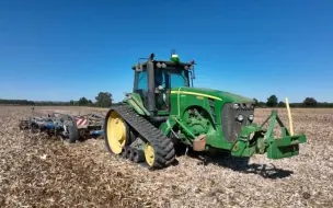 Download Video: 约翰迪尔（John Deere）8RX370与8330T履带式拖拉机进行深松、整地作业