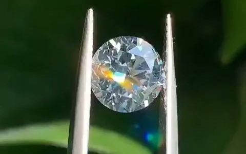 实验室培育钻石阳光下实拍