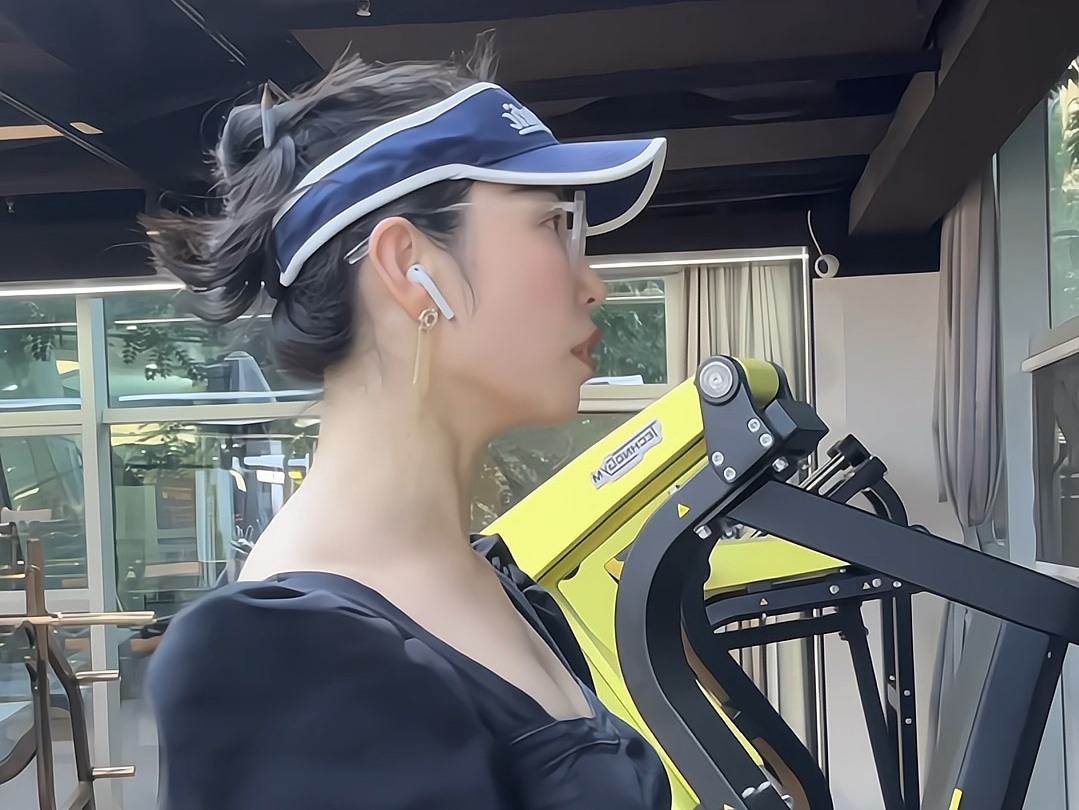 在健身房当一个搞笑的女的