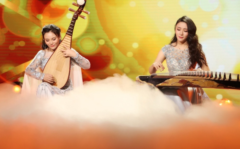 桐小语的央视演奏《随风》《清明上河图》《知否知否