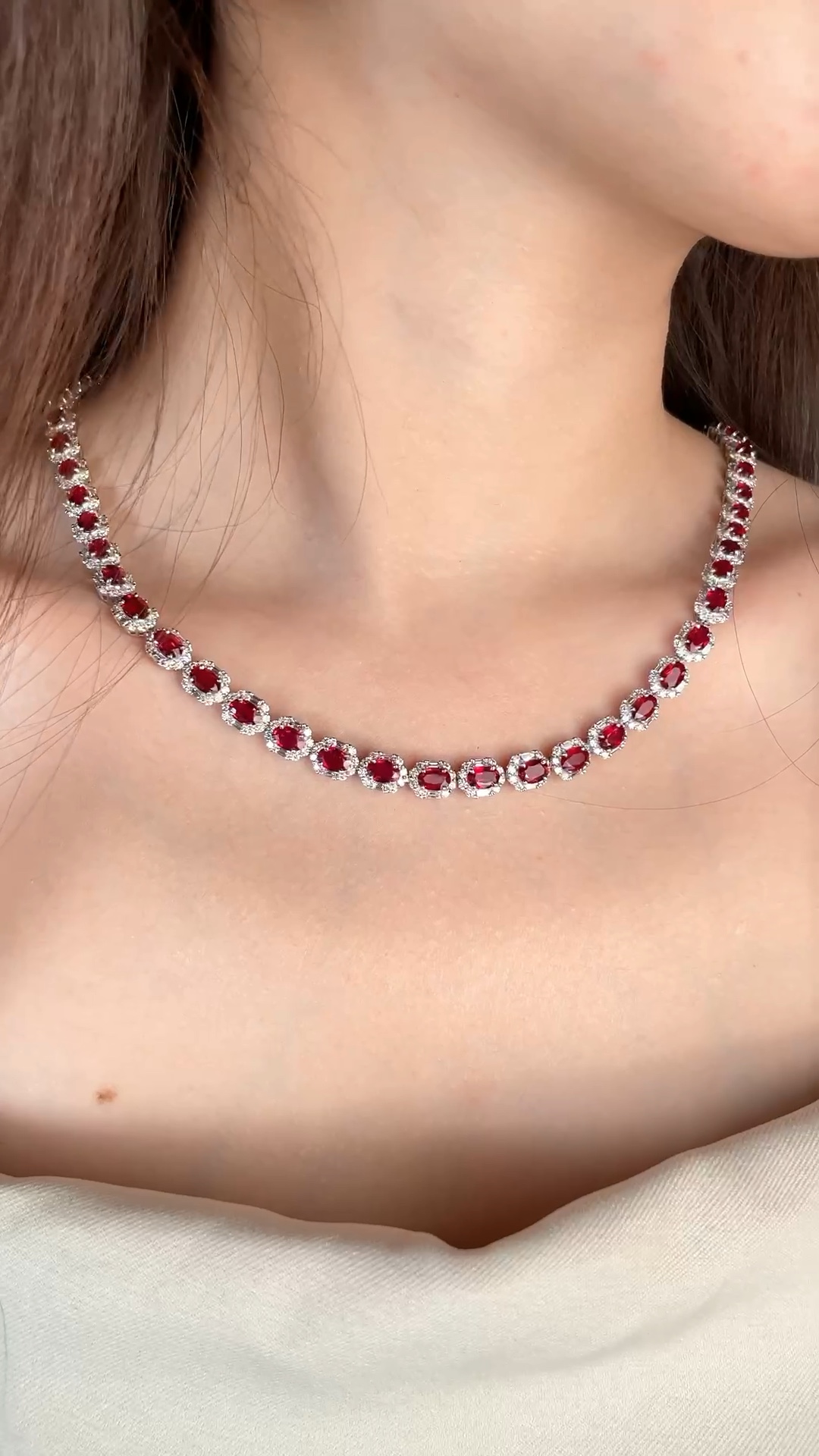 双十一重磅出场的绝美尤物红宝石套链共73ct77的无烧鸽血红红宝石