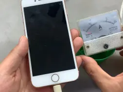 Download Video: iPhone 8充电时突然黑屏不开机，充电也有风险吗？