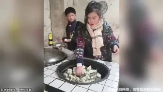 Tải video: 姐姐蒸饺子，一旁弟弟懵了：应该跟妈妈说，还是直接打电话给医院