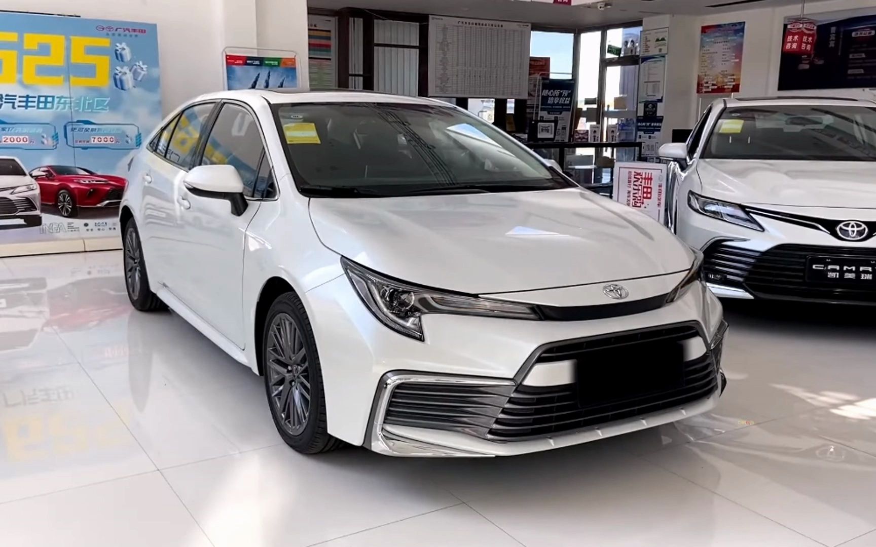 丰田凌尚是一款好车,15万配2.