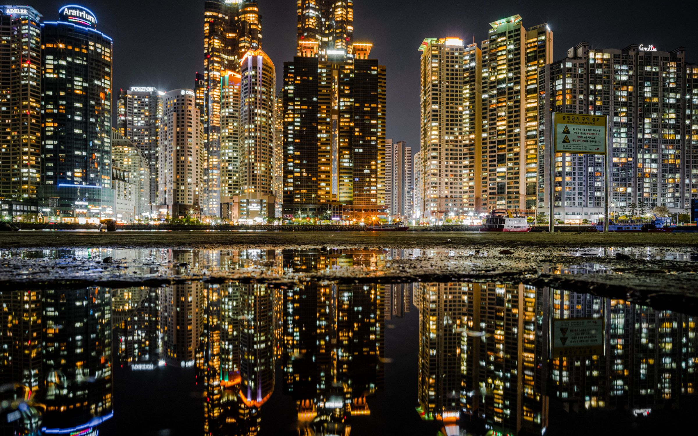 釜山城市海湾the bay 101 水面釜山城市摩天大楼夜景灯光倒影