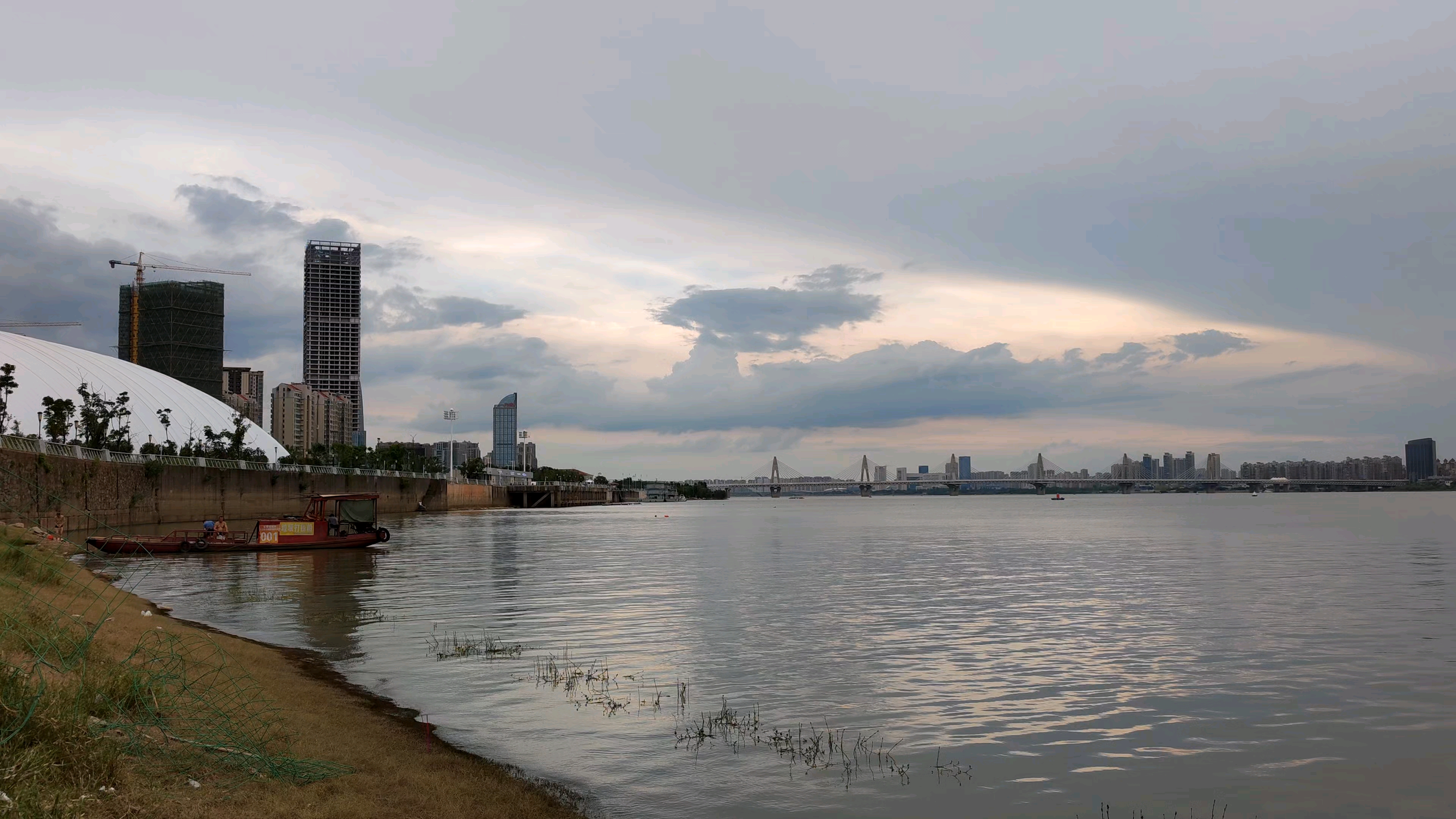 南昌朝阳江滩公园vlog涨水的赣江边