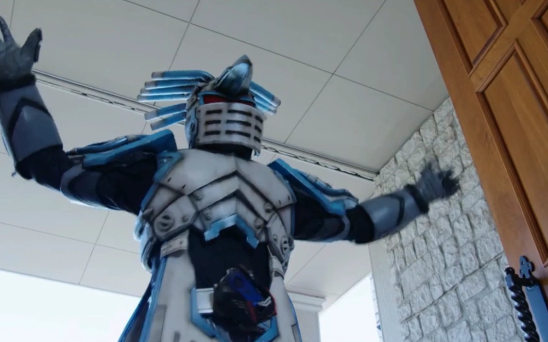 假面骑士突袭者风暴企鹅stormingpenguin