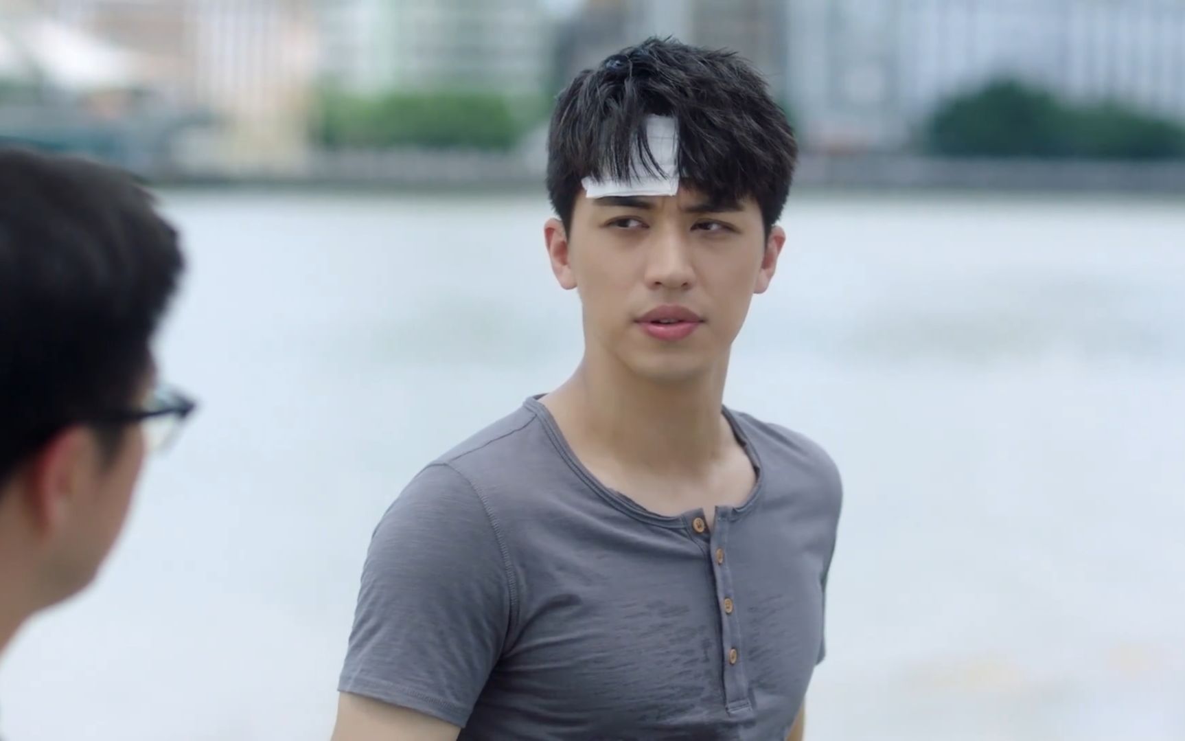 马达达下定决心做演员欧小剑想要恢复身份不想马骁骁为他担心