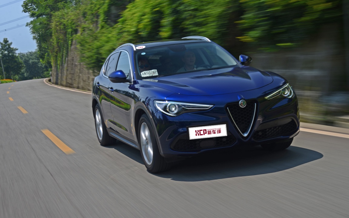 新车评网试驾阿尔法·罗密欧stelvio视频_哔哩哔哩_bilibili