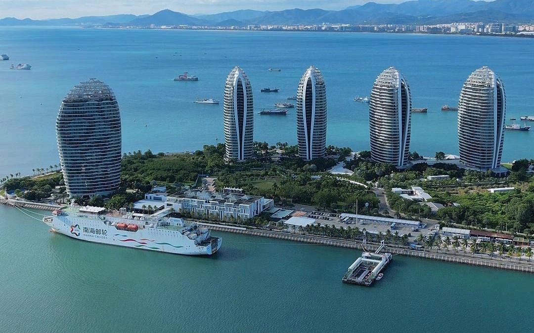 三亚市中心200平海景大平层,现房户型精装交付