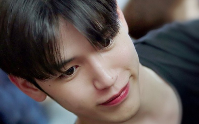 郑明心new泰兰德第一大美妞朱拉学霸金刚芭比可盐可甜这么可爱的男孩