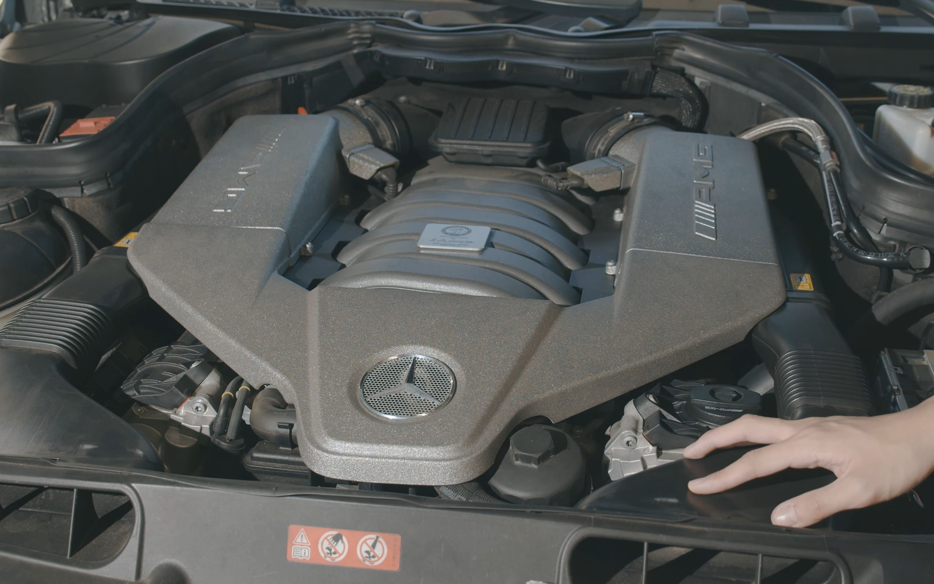 奔驰amg m156更换火花塞