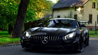 Download Video: Mercedes-AMG GT S 宽体，太暴躁了