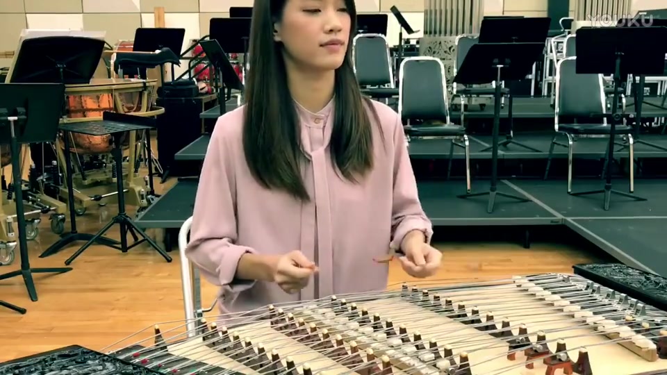 香港中乐团扬琴演奏家李孟学送上平湖秋月贺中秋