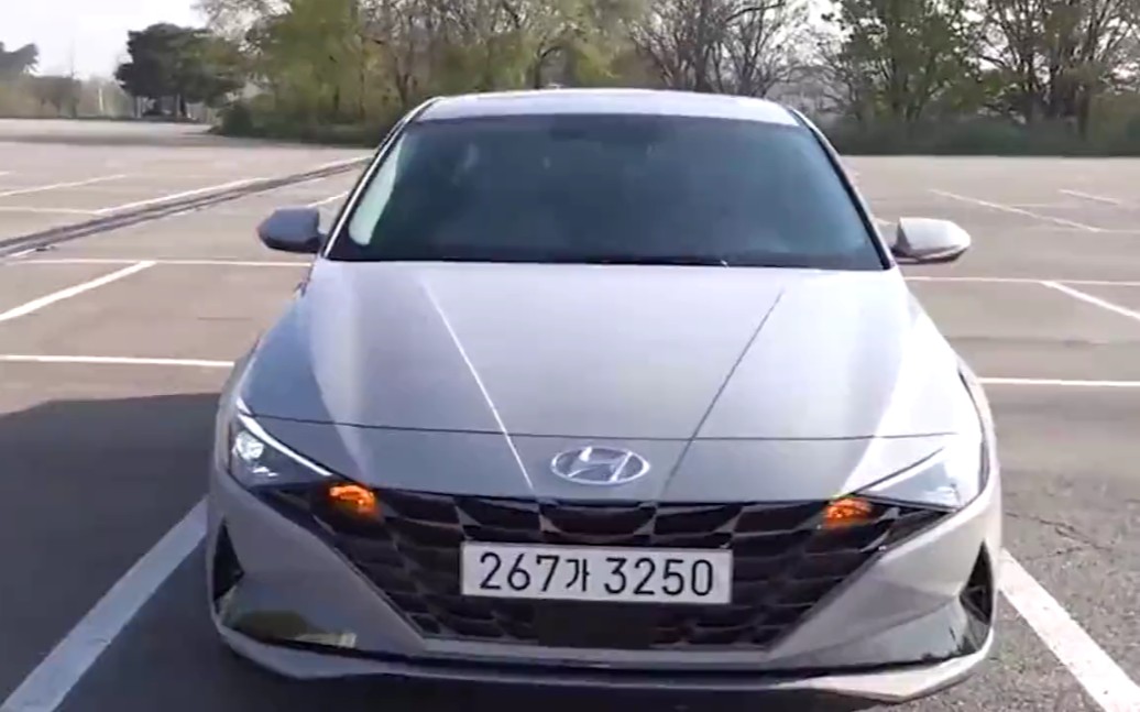 2021款现代朗动,拿到钥匙坐进驾驶座,心动一幕上演了