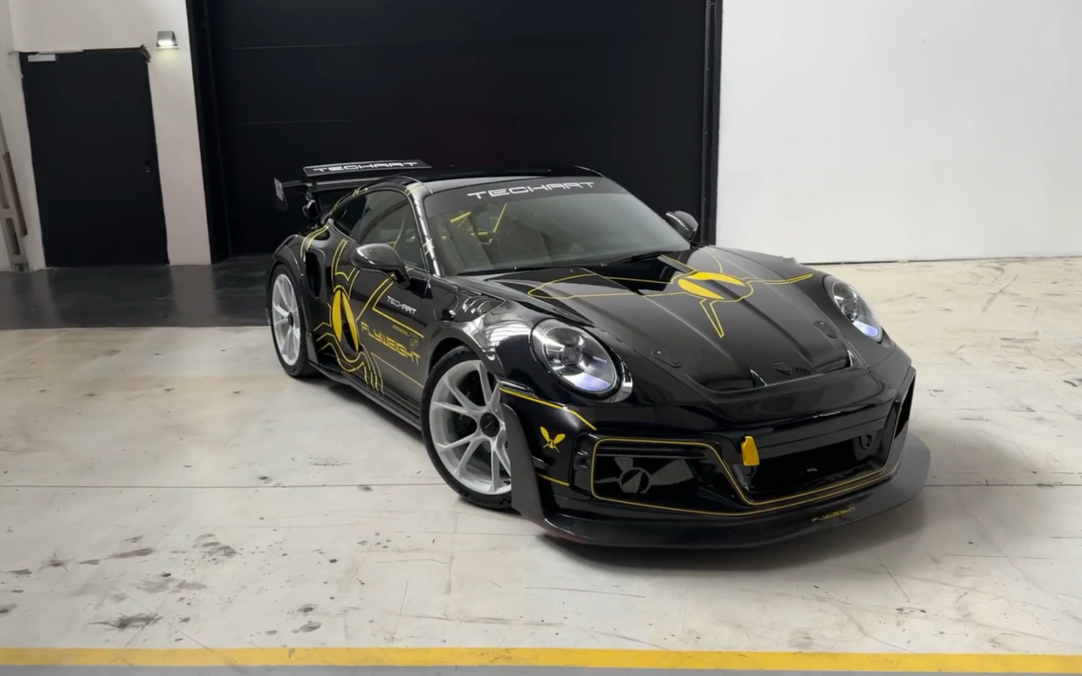 2024款保时捷911 turbo s抢先看全新的外观和内饰