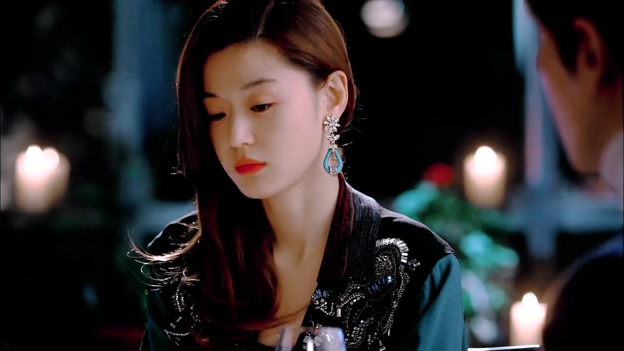 唯一把"女神"和"女神经"切换自如的演员【全智贤_千颂伊】行走的衣