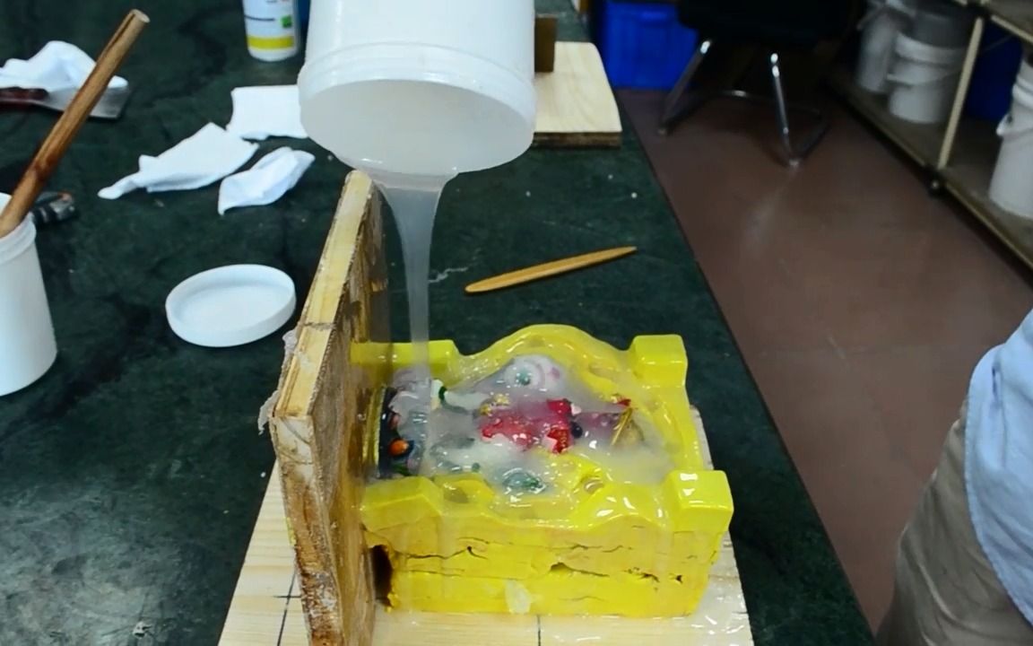 树脂工艺品开硅胶模具制作教学,老师傅教你如何做硅胶模具