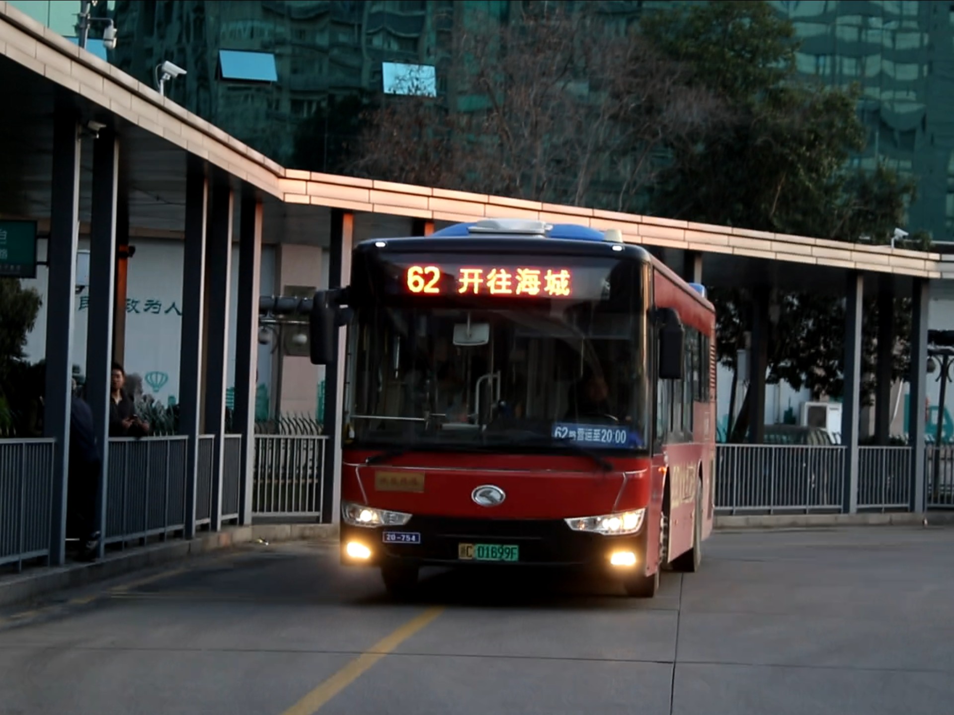 温州公交 #金龙客车 62 使用2019年绿牌vd511开往海城感谢@温州永嘉