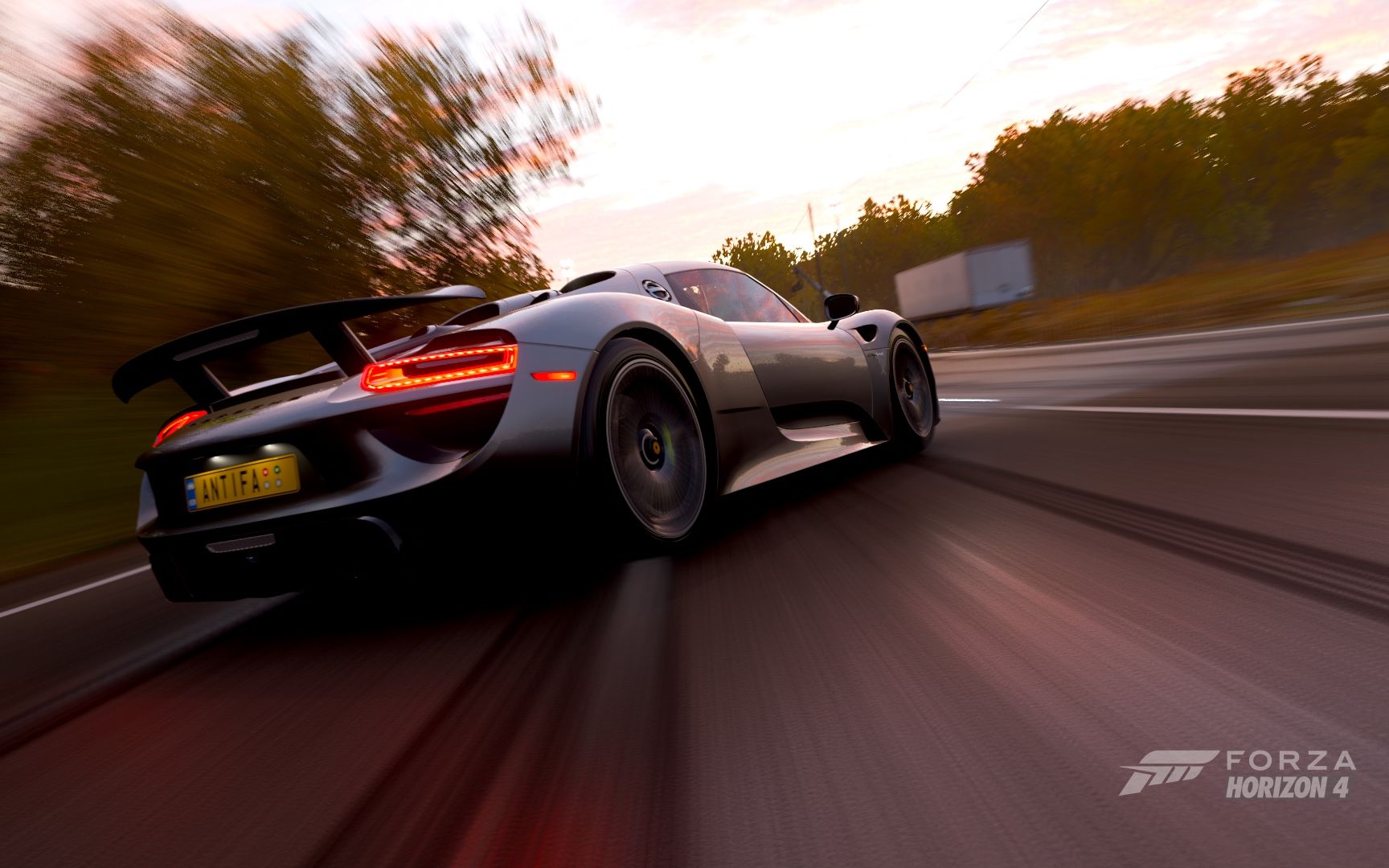 活动作品地平线4最美保时捷918歌利亚雨天的环岛之旅