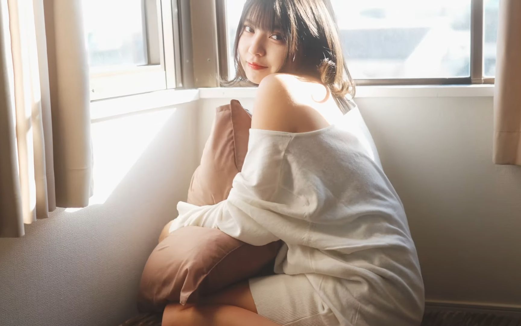 【摄影构图参考】日系模特人像室内自然光