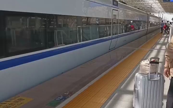 【转载】【动车组】crh1b进站