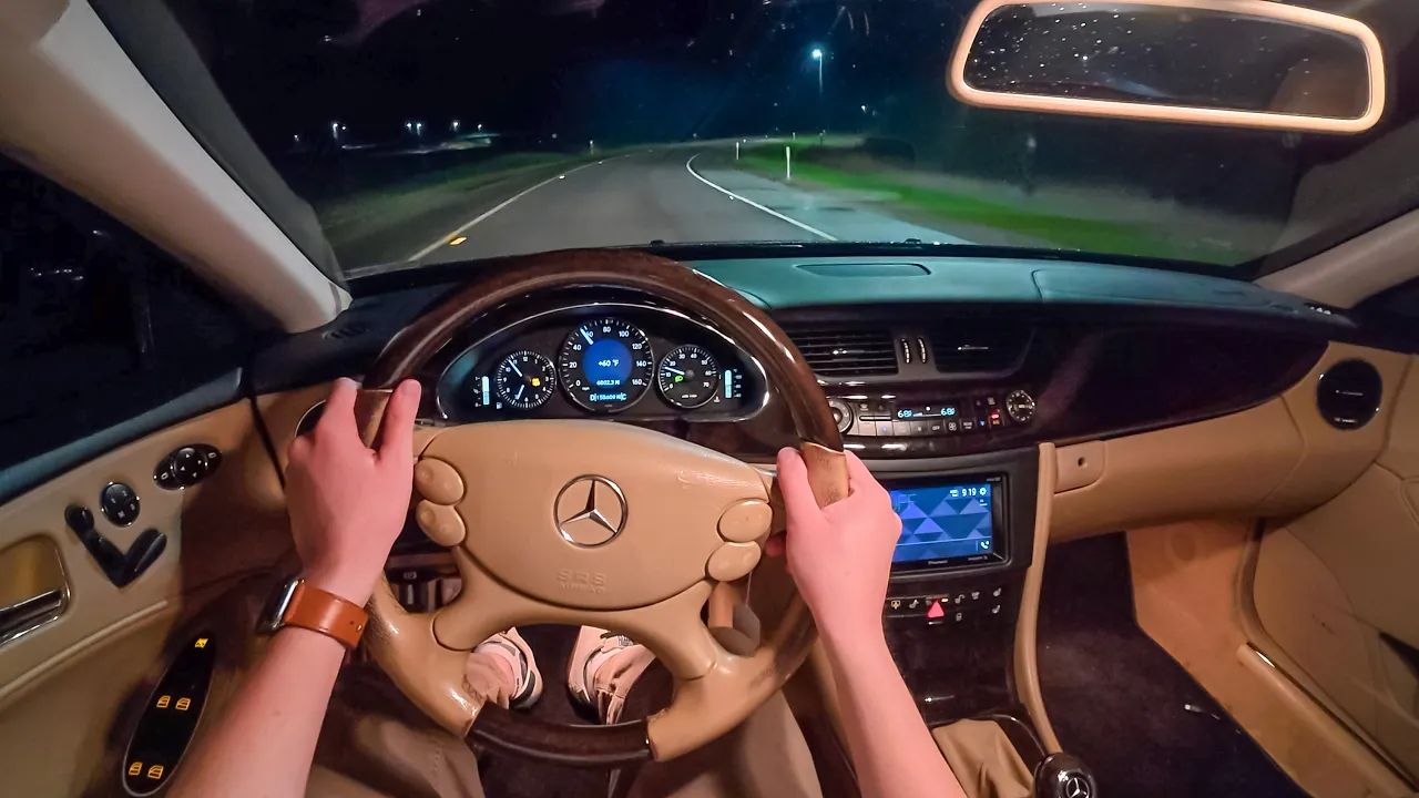 夜驾2008款梅赛德斯