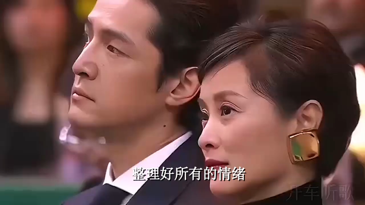 万人演唱会现场版《放不下你怎么放过我自己》哈歌演唱,歌声动听伤感,打动全场的观众哔哩哔哩bilibili