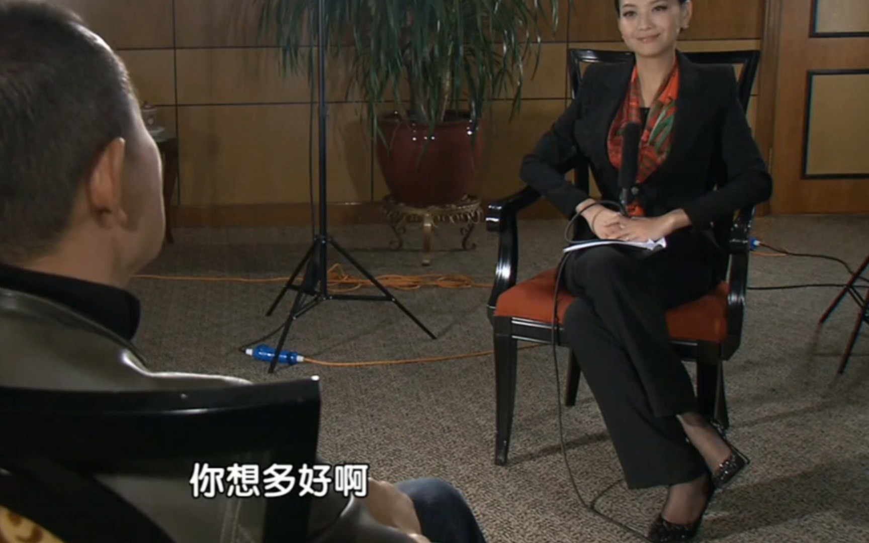 张栗坤节目中黑丝镜头很多