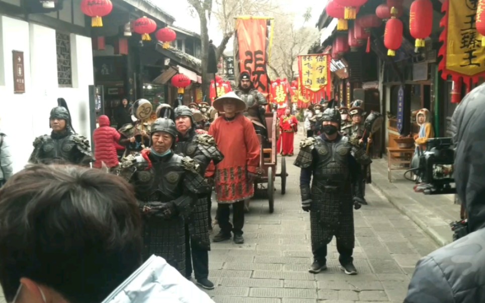 阆中古城中天楼今举行一年一度的“迎新年”演出,热闹氛围杠杠的!哔哩哔哩bilibili