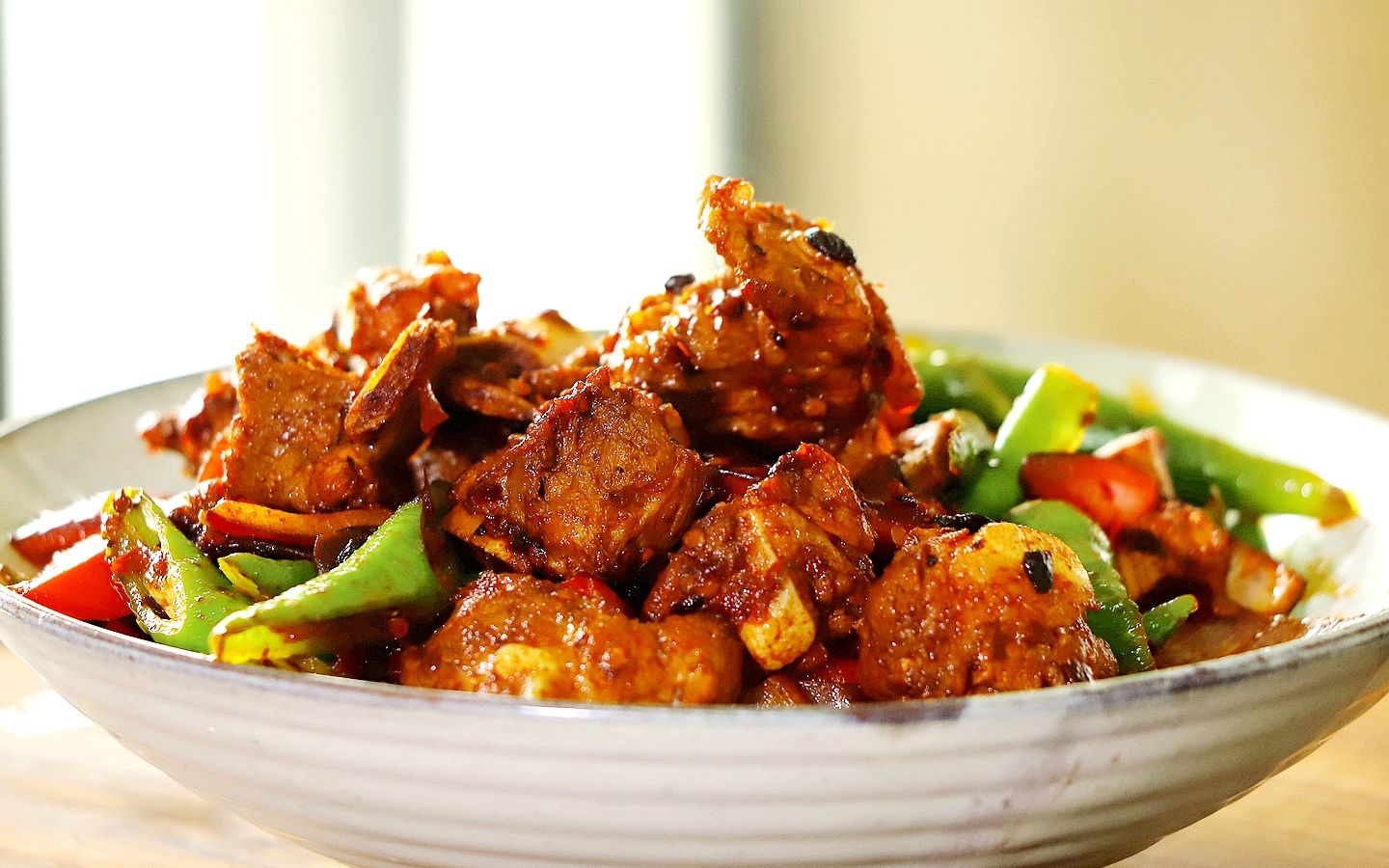 火筵家常回锅排骨火哥的菜传统川菜回锅肉换成排骨一样美味