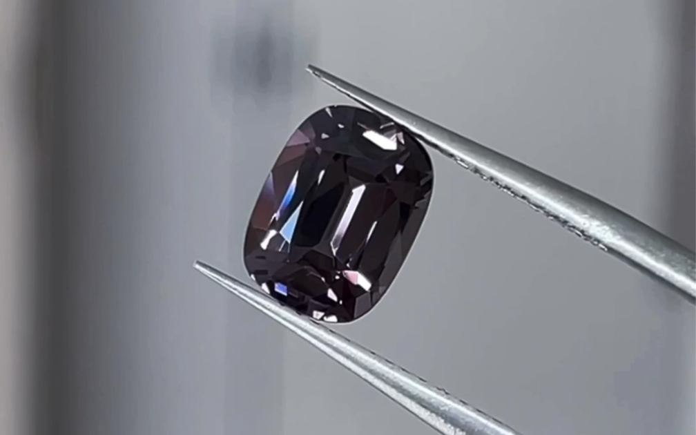 0克拉缅甸天然无烧金属灰黑色尖晶石