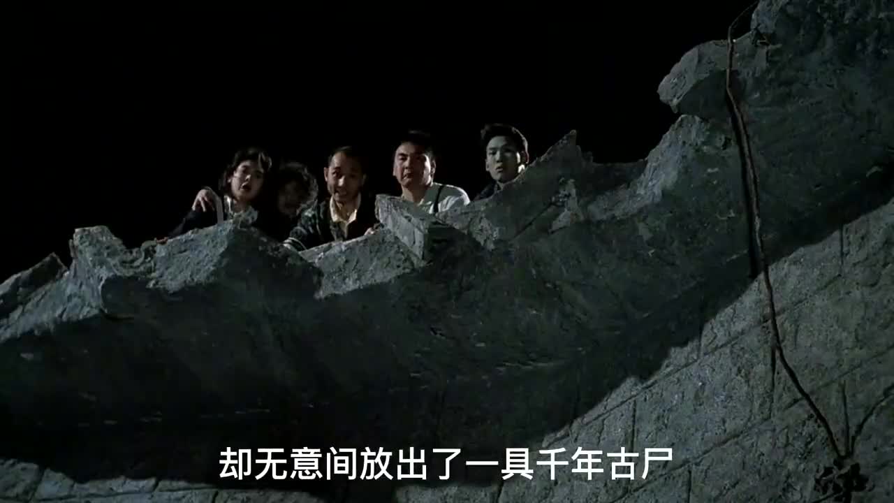 秦始皇变成僵尸有多厉害!刀枪不入不死不灭,桃木剑都镇不住他!