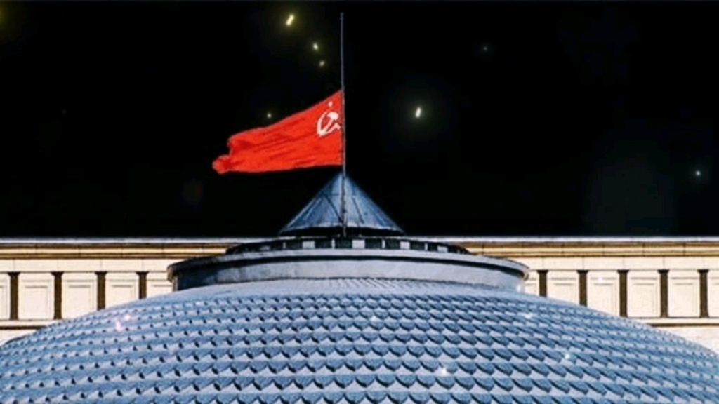 1991年,最终,苏联高层决定降下苏联国旗