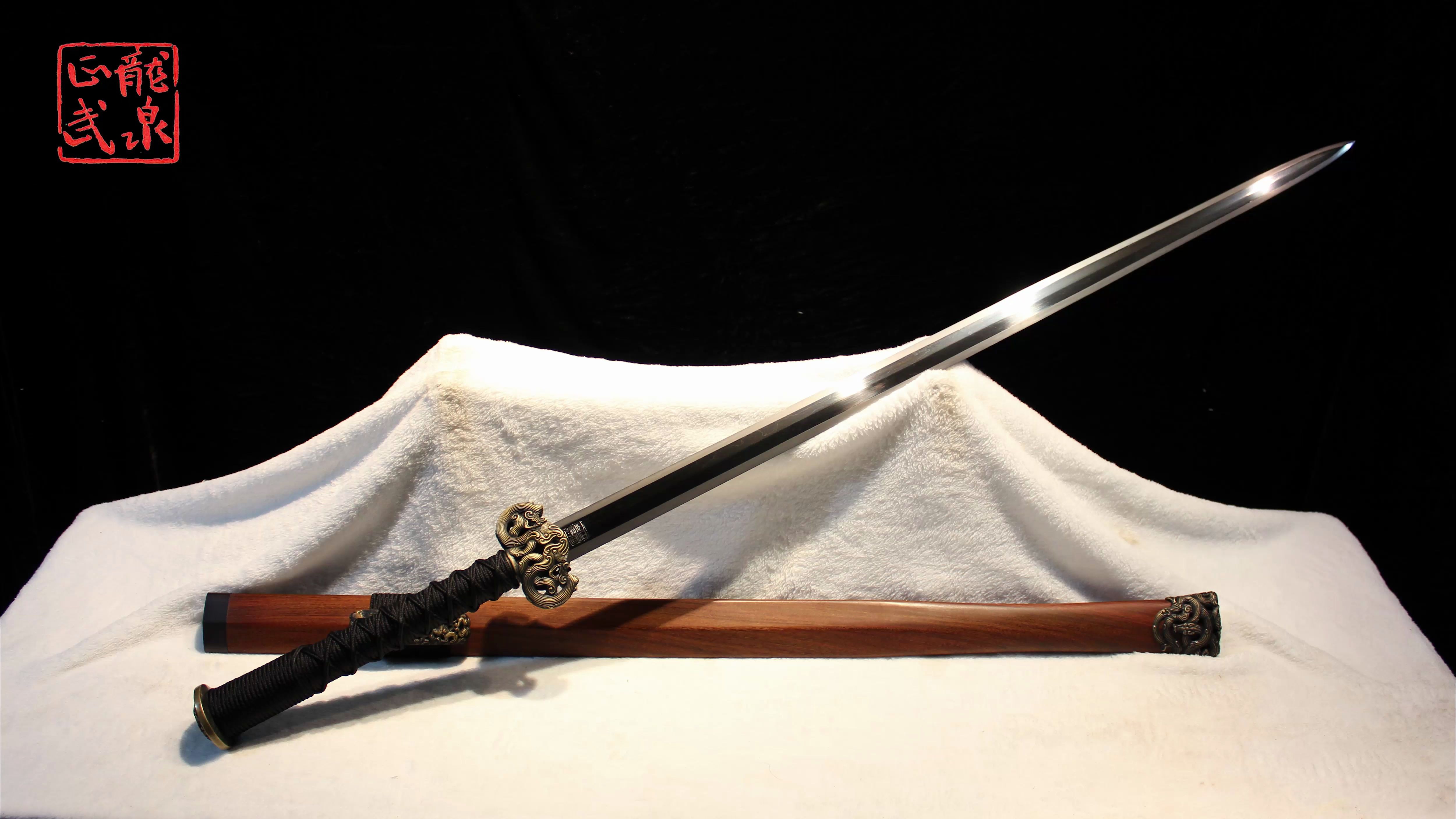 龙泉铸剑师周正武龙泉剑之光复级櫑具装八面汉剑(102)_哔哩哔哩_bili