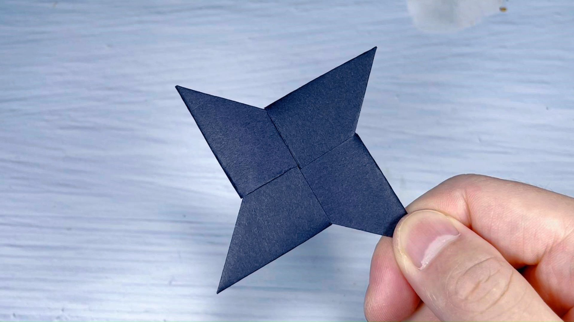 折纸飞镖教程,一张正方形纸折回旋飞镖,创意手工制作