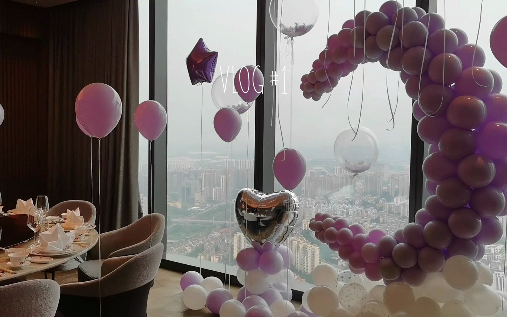 唯美浪漫紫色系包厢生日派对布置,太美了!南宁童梦气球出品