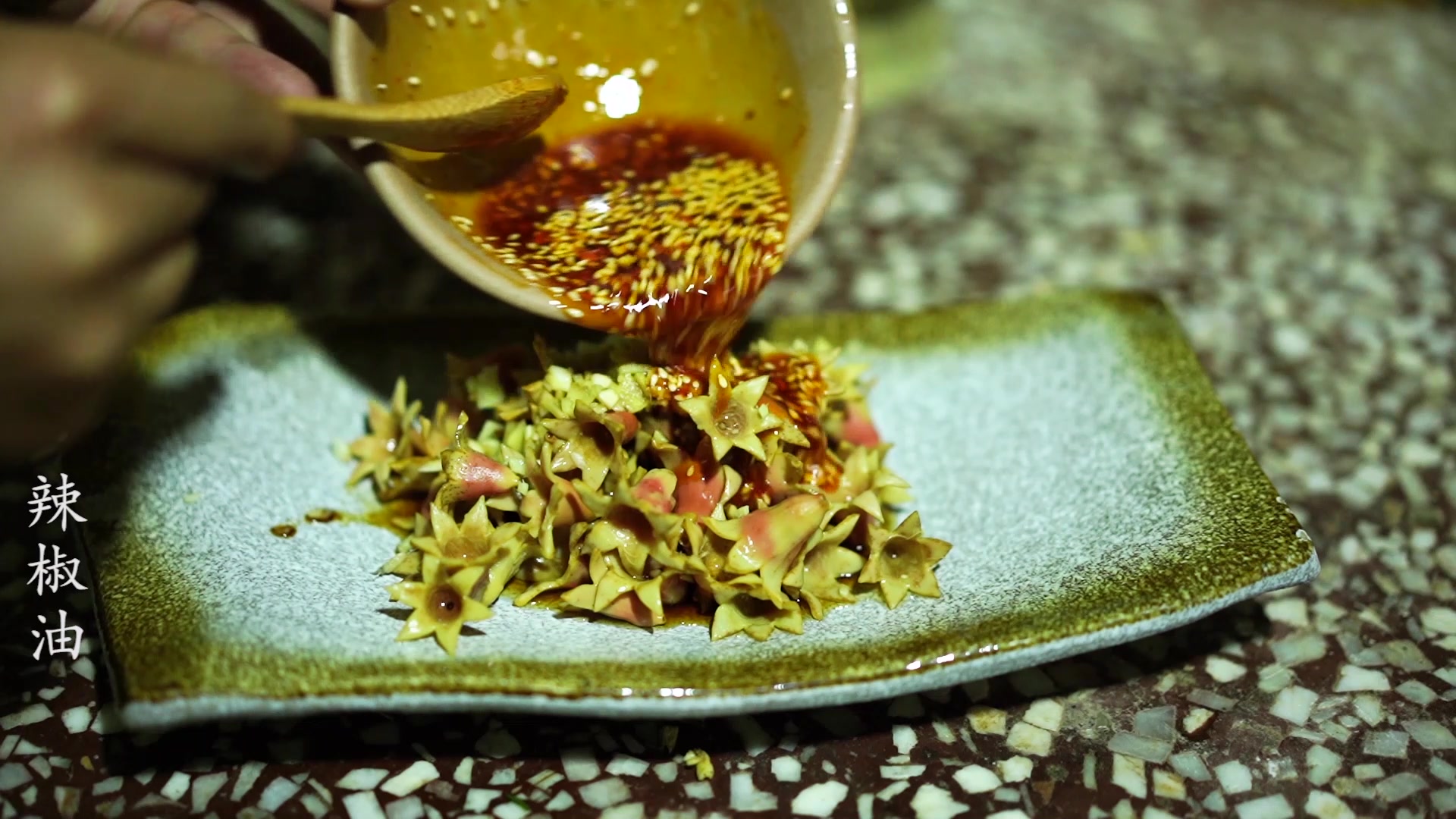 炒着吃的车前草,石榴花也是可以做菜的