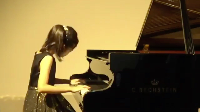 12岁时的日本女孩子hina shiotruka的scarlatti