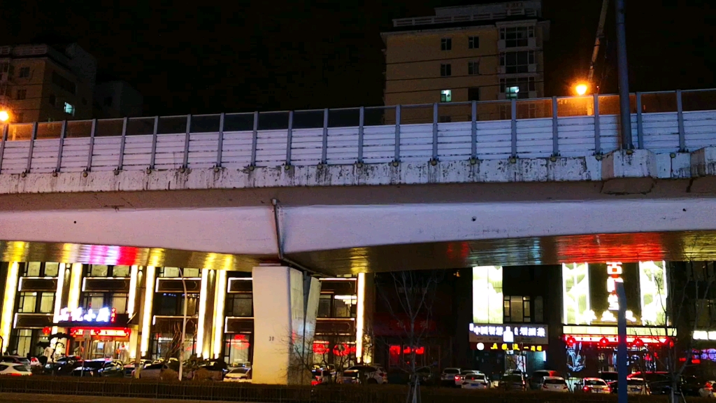 长春市临河街冬日里的景象--来看看北国春城一条笔直而繁华的商业街吧