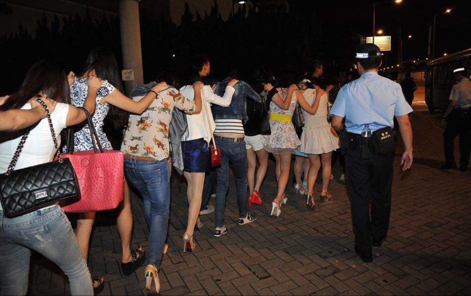被抓现场!