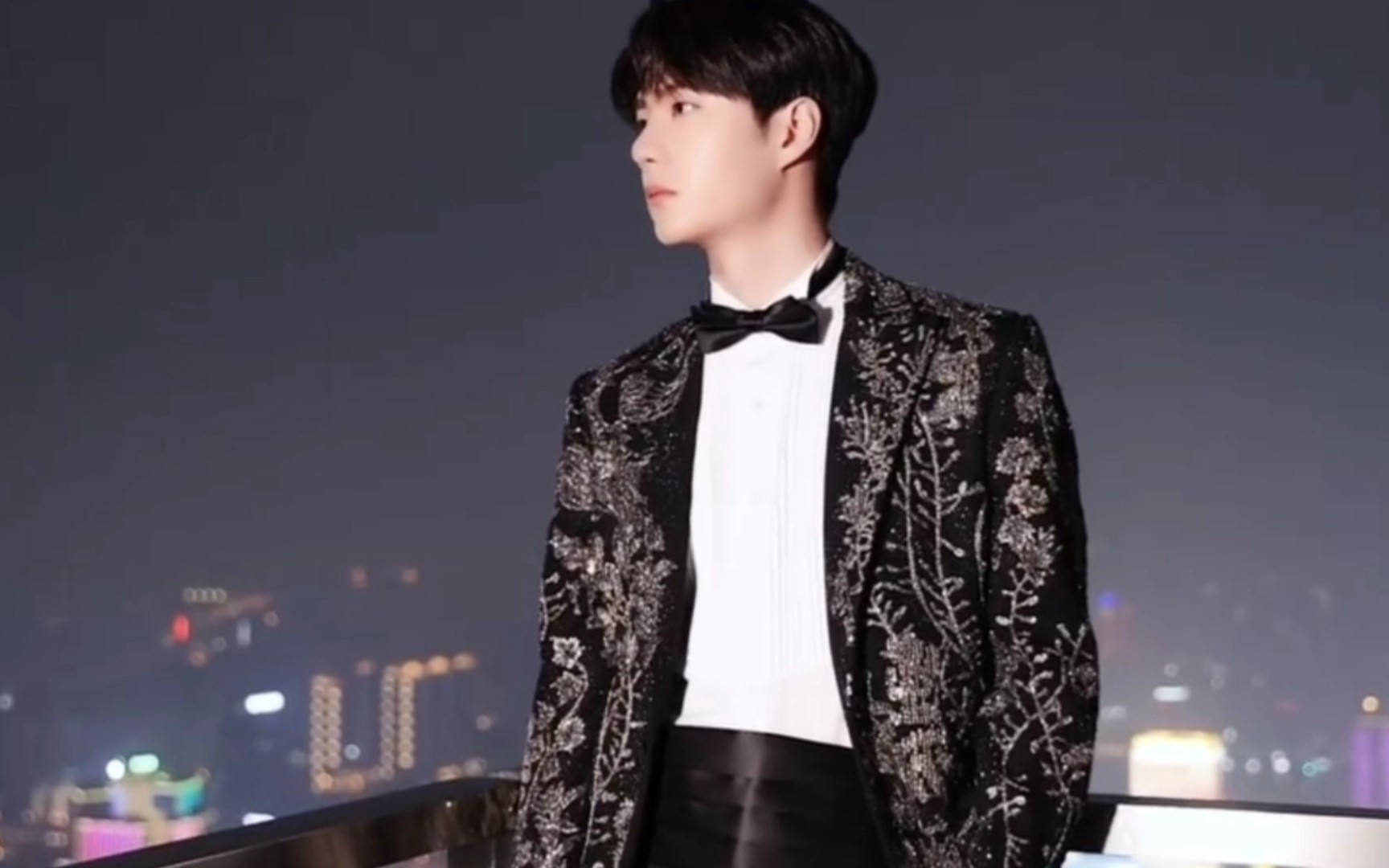 王一博跨年定妆照花絮