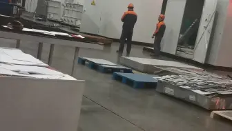 变压器准备封顶