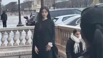 杨超越今日看秀造型 好素好美！！！