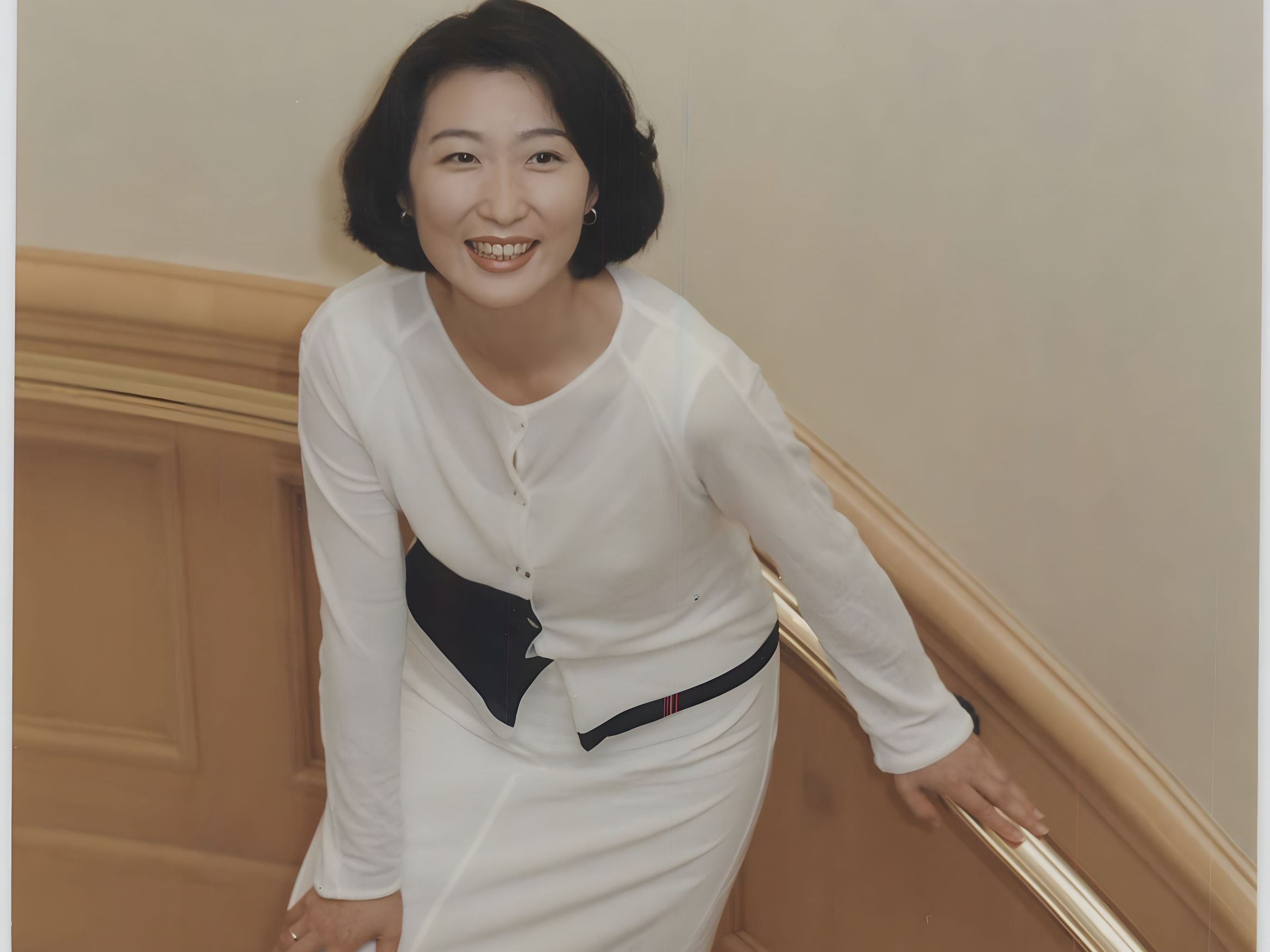 郑华娟 1995自己作词作曲的 《漂泊的心停泊在基隆港》