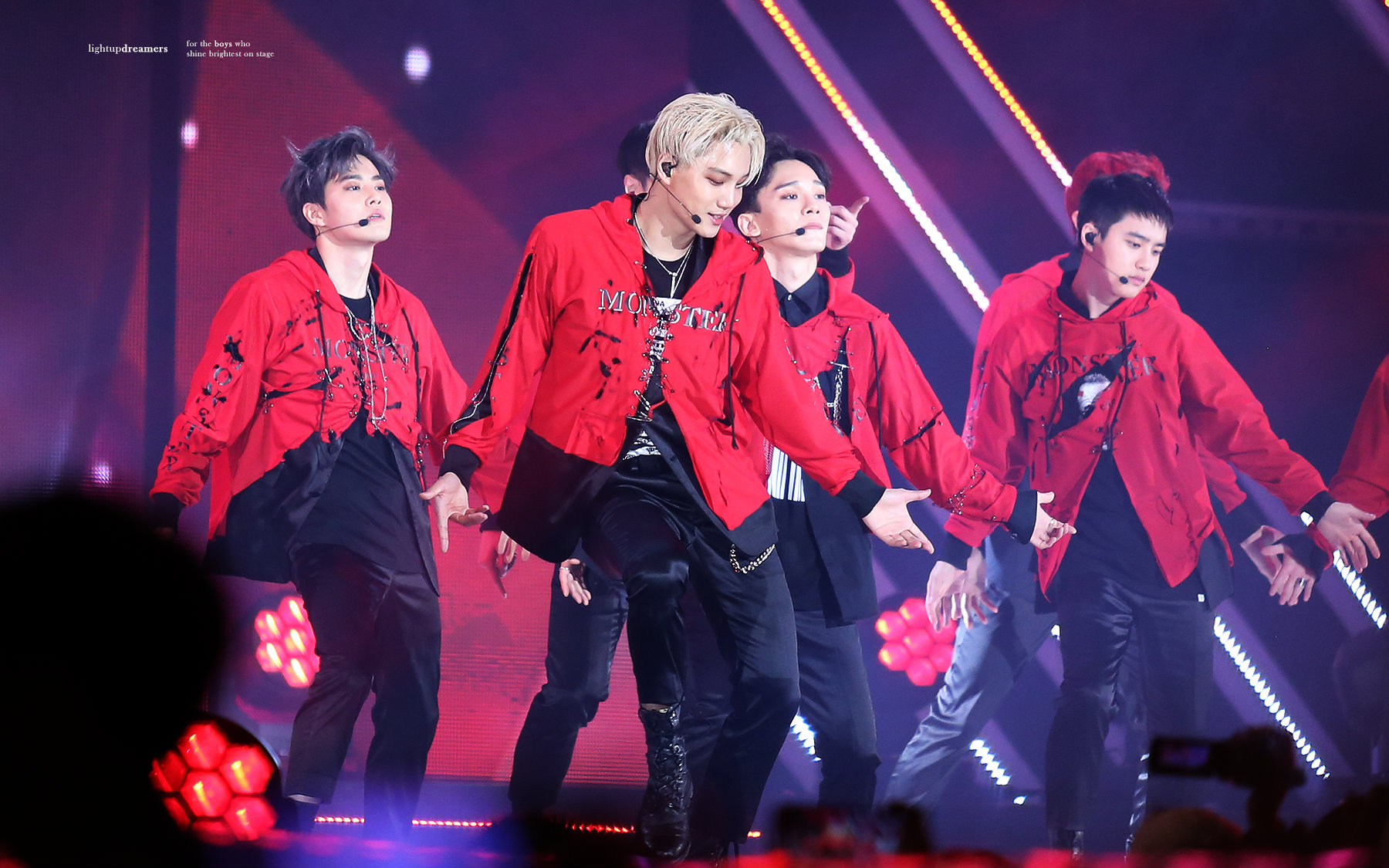 『exo』「九锥」74160618 suwon k-pop super concert lucky one *