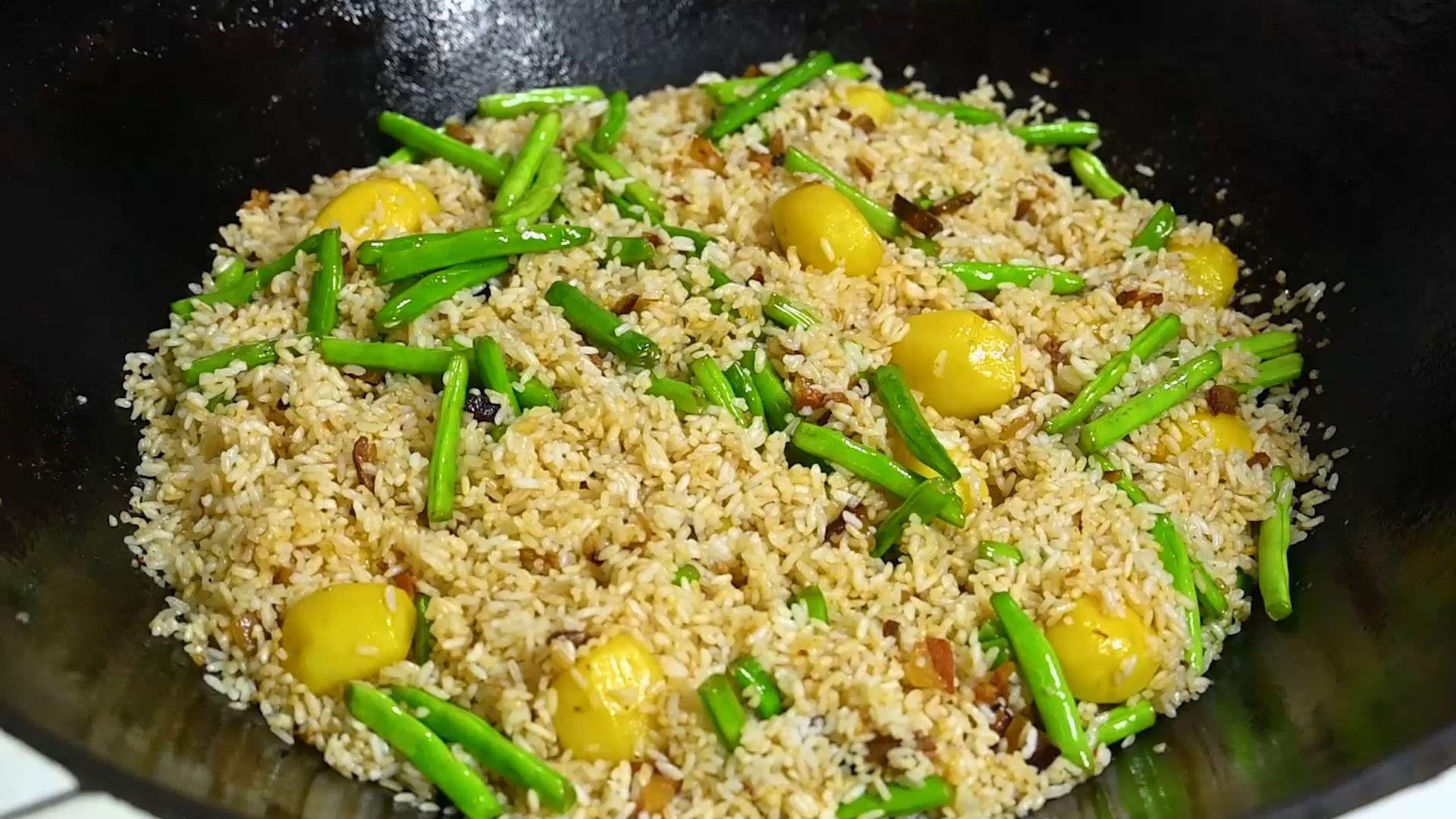 豆角洋芋锅巴饭