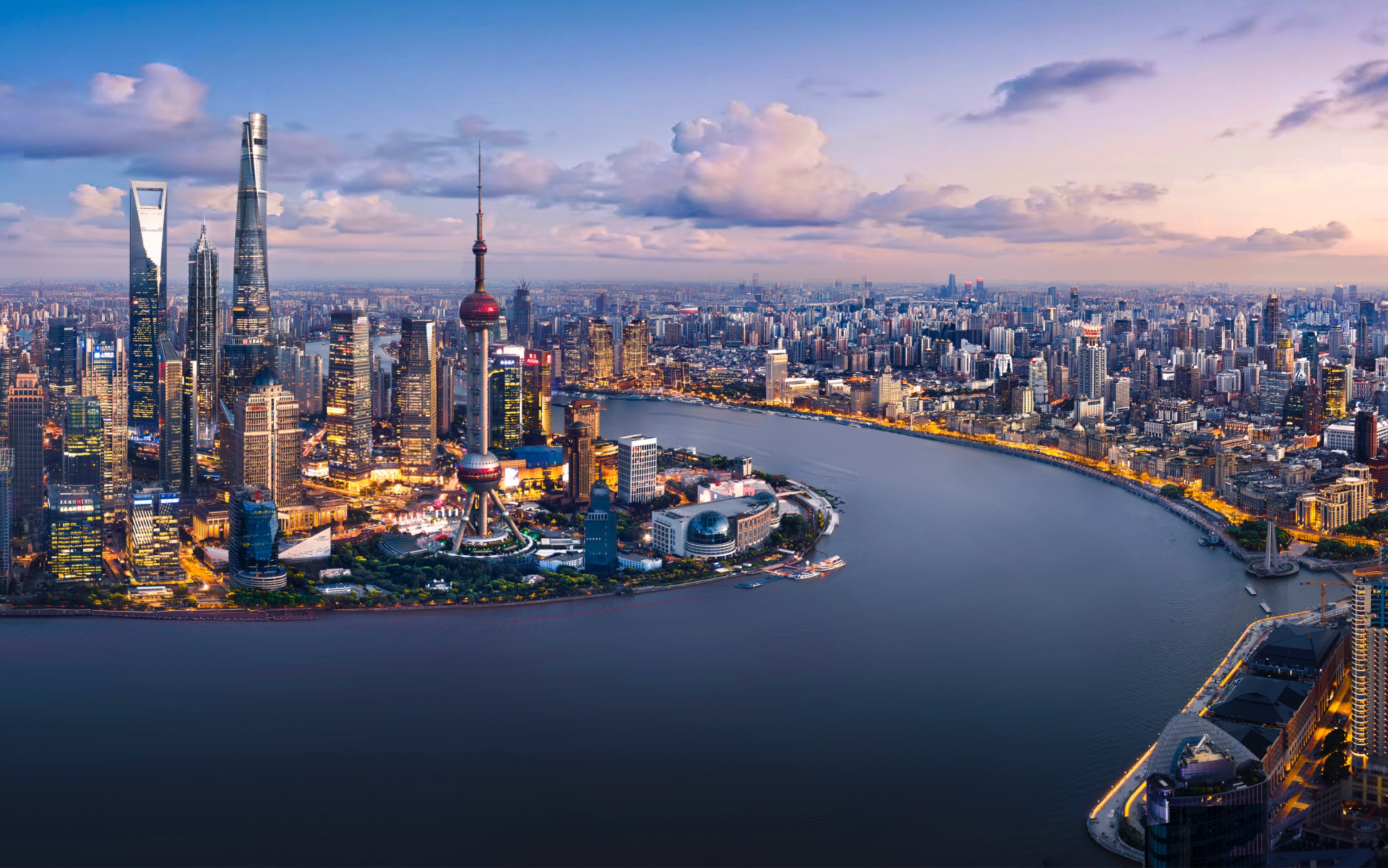 上海黄浦江间隔两岸,浦西最高楼白玉兰广场俯瞰陆家嘴最稀有的时刻!