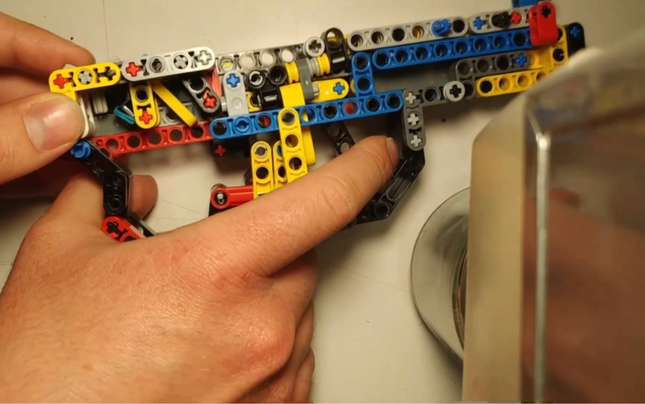 【youtube搬运】乐高反吹回膛皮筋手枪_哔哩哔哩_bilibili